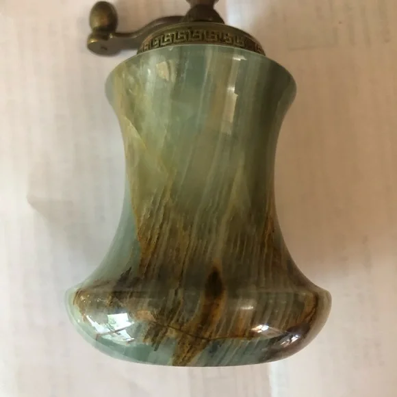 Italian onyx blue green vintage collectible with brass tops salt and pepper set - Picture 11 of 11